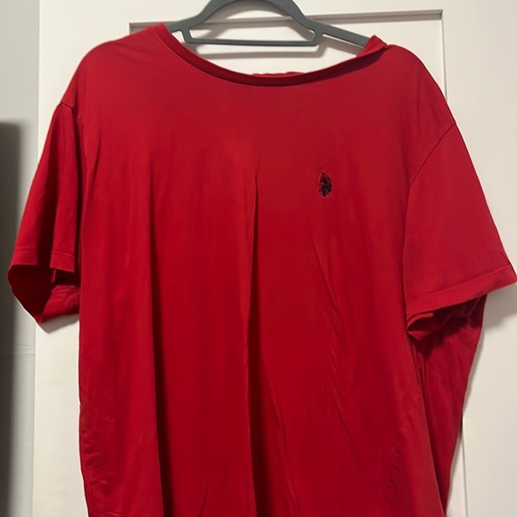 Polo red Tshirt - large - Picture 1 of 1